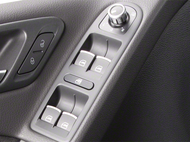 2012 Volkswagen GTI w/Sunroof & Navi PZEV