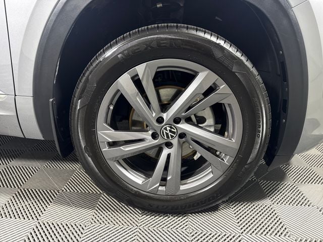 2024 Volkswagen Atlas Cross Sport 2.0T SEL R-Line