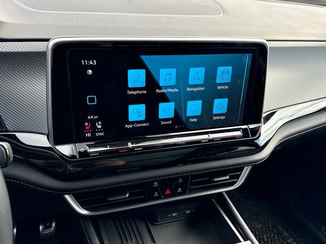 2025 Volkswagen Atlas Cross Sport 2.0T SEL Premium R-Line