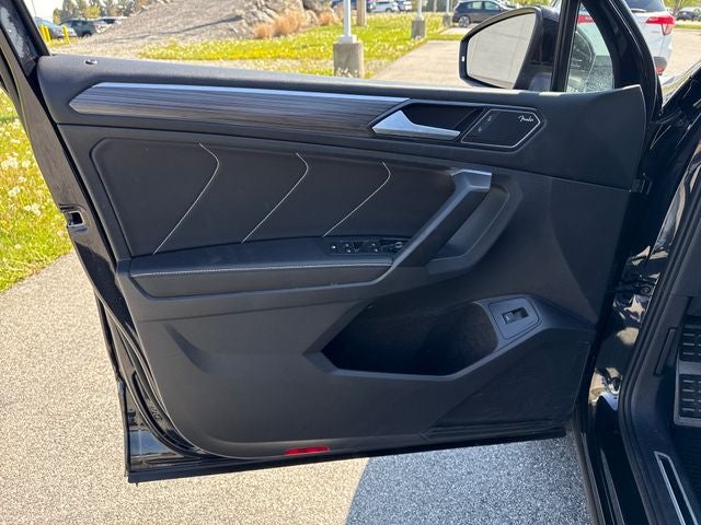 2023 Volkswagen Tiguan SEL R-Line