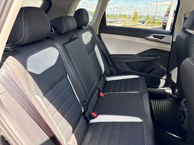 2025 Volkswagen Taos SEL