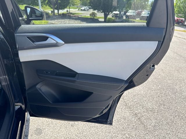2025 Volkswagen Taos SEL