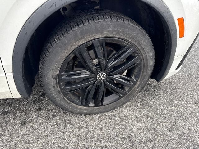 2022 Volkswagen Tiguan SE R-Line Black