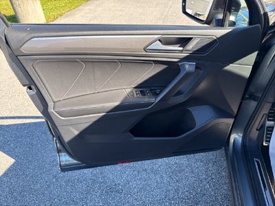 2023 Volkswagen Tiguan SE R-Line Black