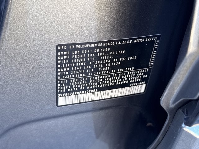 2023 Volkswagen Tiguan SE R-Line Black