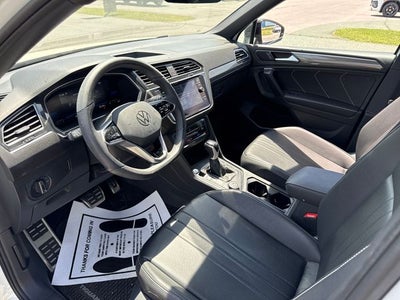 2024 Volkswagen Tiguan SE R-Line Black