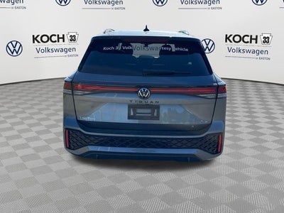 2025 Volkswagen Tiguan SE R-Line Black