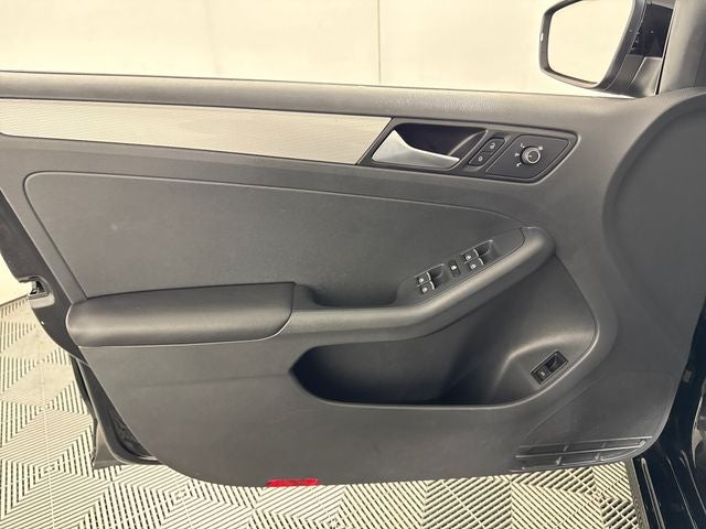 2015 Volkswagen Jetta 1.8T SE w/Connectivity/Navigation