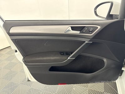 2016 Volkswagen e-Golf SE