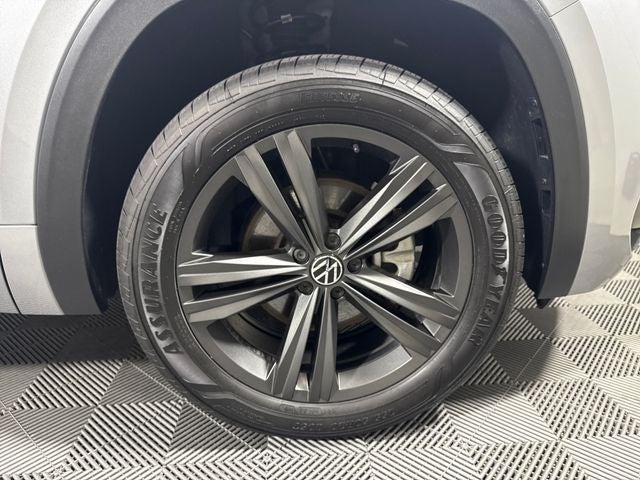 2022 Volkswagen Atlas Cross Sport 2.0T SEL R-Line