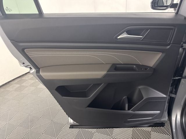 2022 Volkswagen Atlas Cross Sport 2.0T SEL R-Line