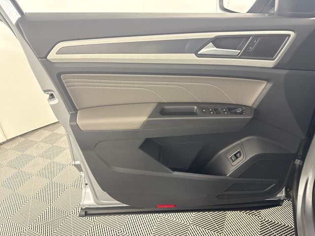2022 Volkswagen Atlas Cross Sport 2.0T SEL R-Line
