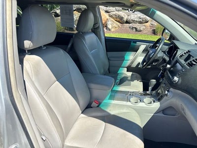 2011 Toyota Highlander SE