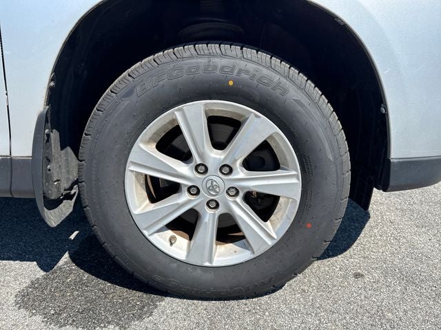 2011 Toyota Highlander SE