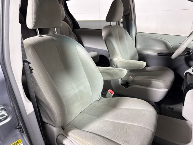 2012 Toyota Sienna Base 7 Passenger