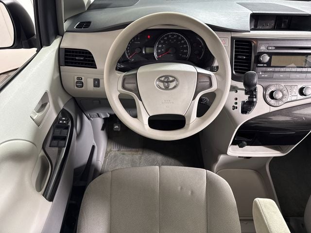 2012 Toyota Sienna Base 7 Passenger