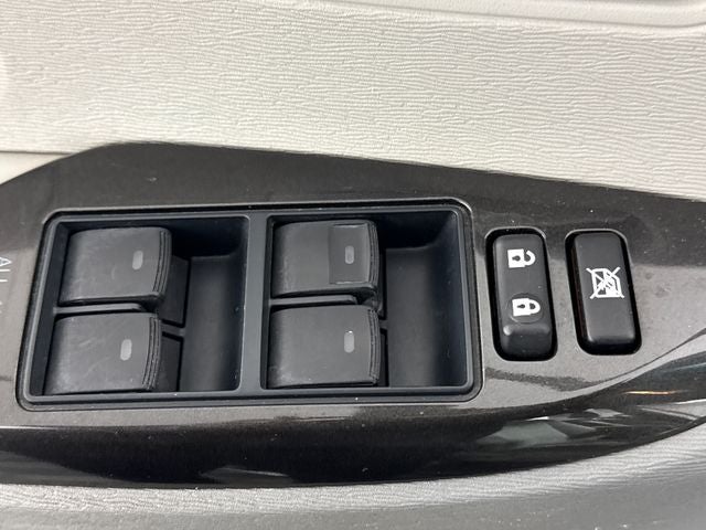 2012 Toyota Sienna Base 7 Passenger