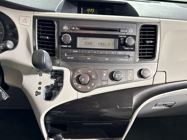 2012 Toyota Sienna Base 7 Passenger