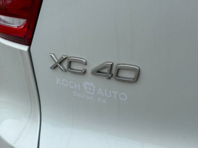 2019 Volvo XC40 R-Design