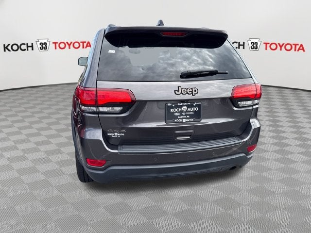 2017 Jeep Grand Cherokee Base