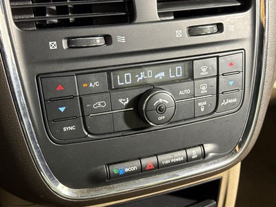 2014 Chrysler Town & Country Touring