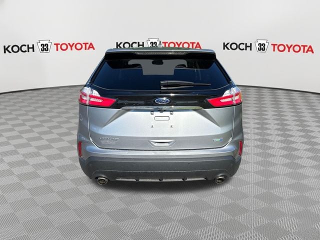 2020 Ford Edge SE