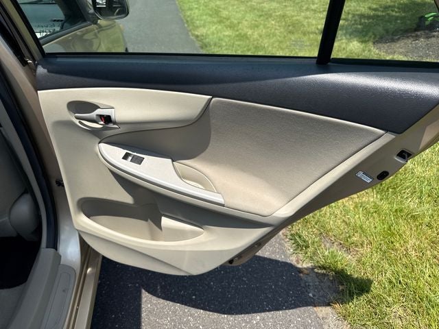 2012 Toyota Corolla LE