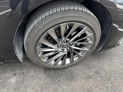 2025 Lexus ES 300h Luxury