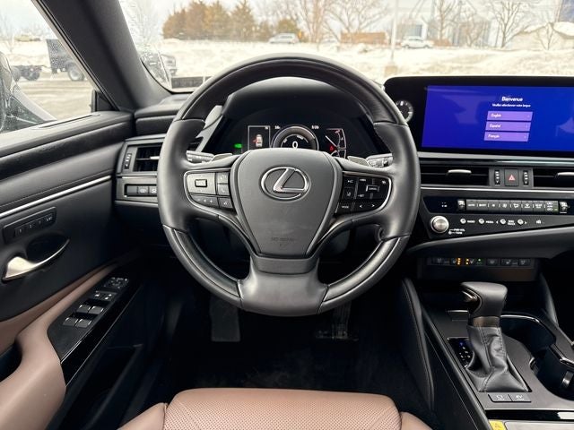 2025 Lexus ES 300h Luxury