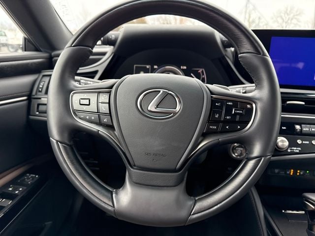 2025 Lexus ES 300h Luxury