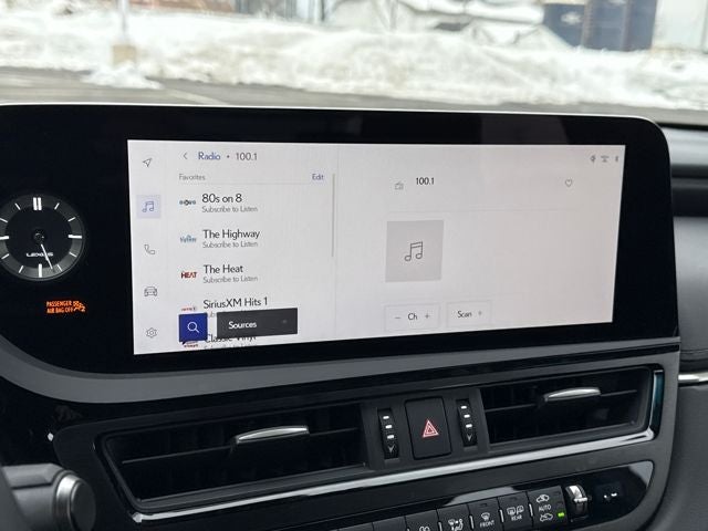 2025 Lexus ES 300h Luxury