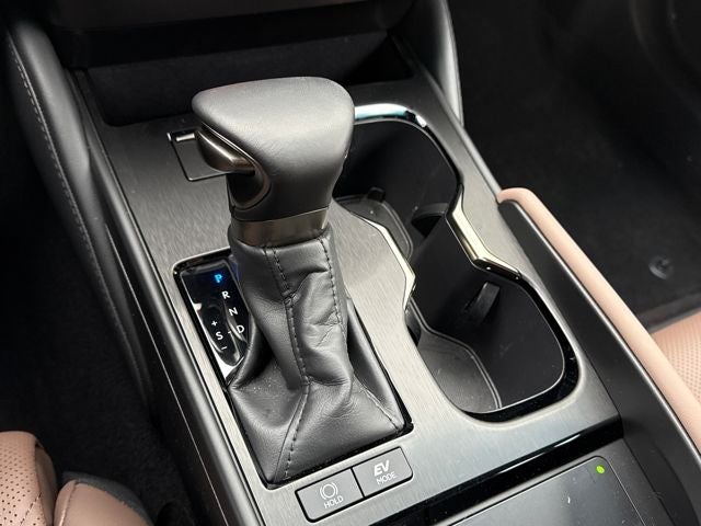 2025 Lexus ES 300h Luxury