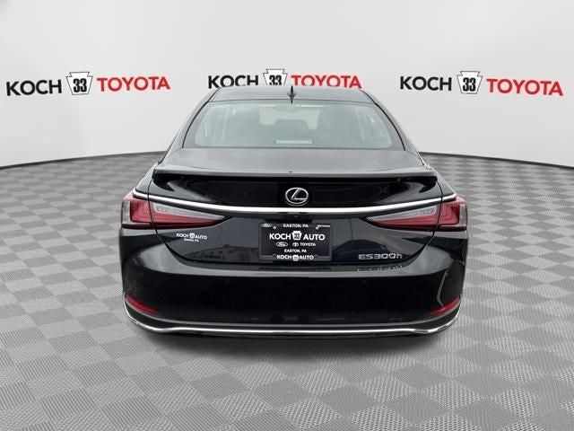 2025 Lexus ES 300h Luxury