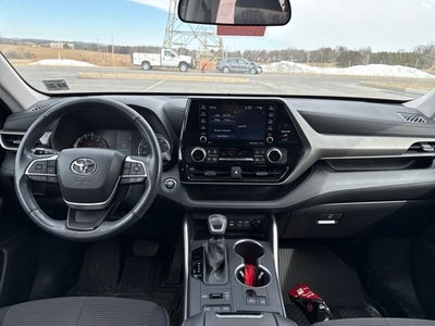 2022 Toyota Highlander LE