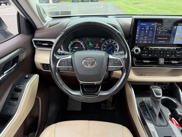 2021 Toyota Highlander Hybrid Platinum