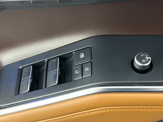 2022 Toyota Highlander Hybrid Platinum