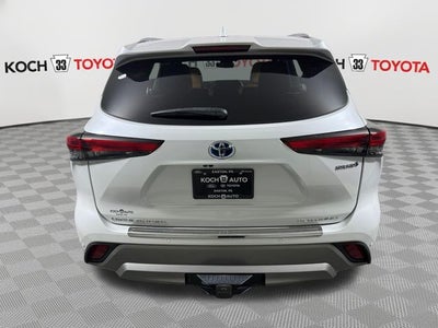 2022 Toyota Highlander Hybrid Platinum