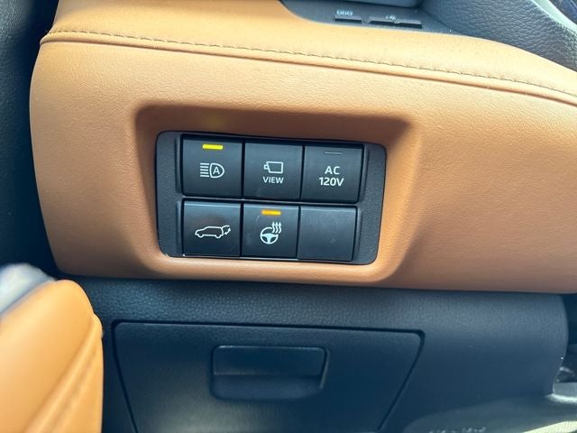 2023 Toyota Highlander Hybrid Platinum