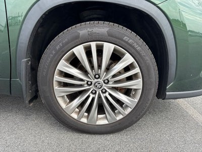 2023 Toyota Highlander Hybrid Platinum