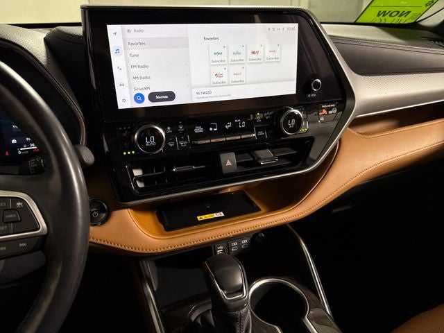 2023 Toyota Highlander Hybrid Platinum