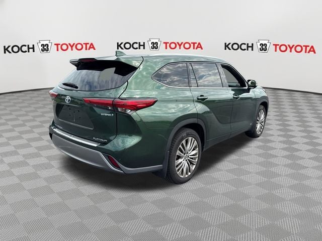 2023 Toyota Highlander Hybrid Platinum