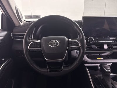 2023 Toyota Highlander Platinum