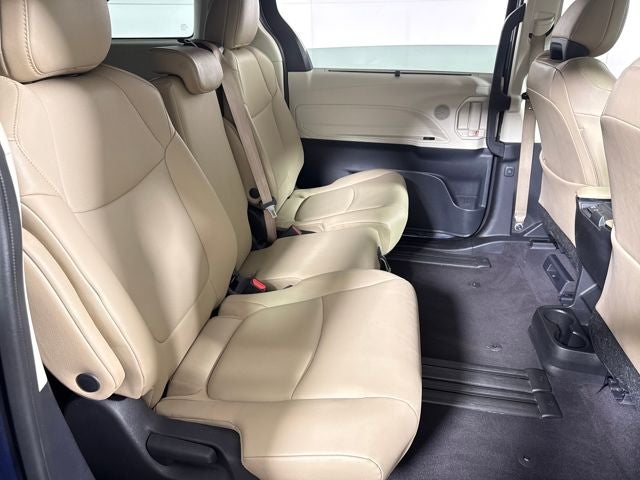 2022 Toyota Sienna XLE 7 Passenger