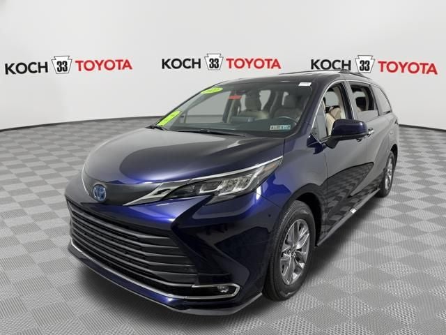 2022 Toyota Sienna XLE 7 Passenger