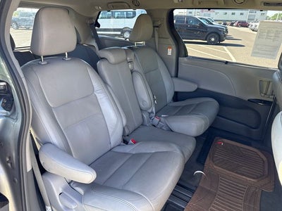 2018 Toyota Sienna XLE 8 Passenger