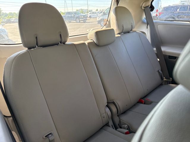 2018 Toyota Sienna XLE 8 Passenger