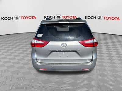 2018 Toyota Sienna XLE 8 Passenger