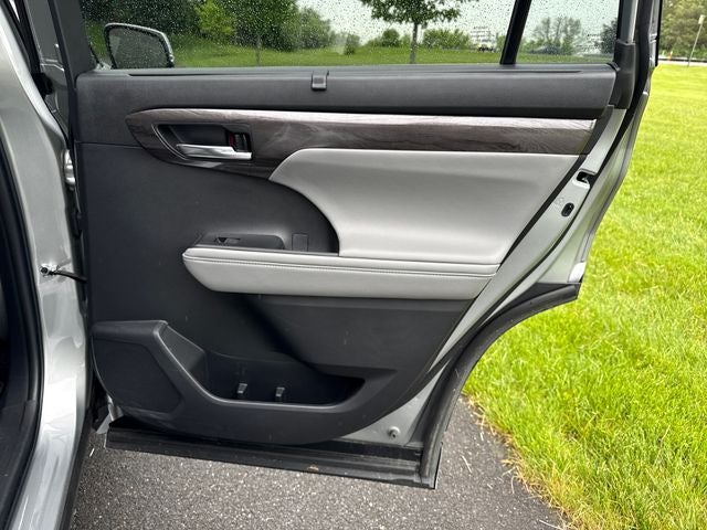 2022 Toyota Highlander Limited