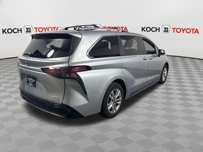 2022 Toyota Sienna Limited 7 Passenger