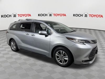 2022 Toyota Sienna Limited 7 Passenger